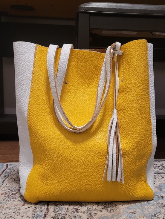 Roots Handbags - NWOT Roots French leather tote, Yellow/white
